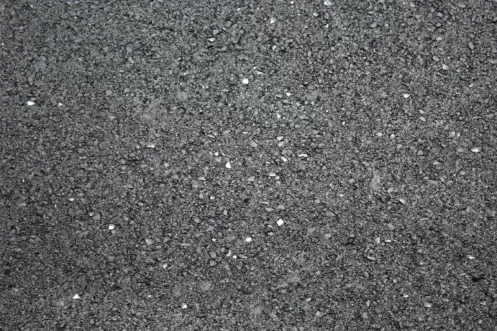 沥青期货夜盘小幅震荡走高(沥青期货受什么影响)